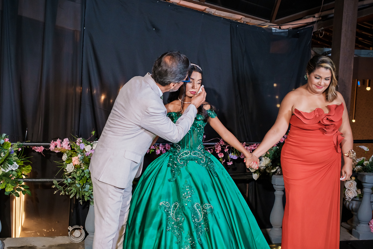 Fotografia festa debutante Lunah
Princesa Tiana
Local: Viena Casa de festas - Meier - RJ
Fotógrafo Wallace Nunes - Rio de Janeiro Zona Oeste
Guaratiba