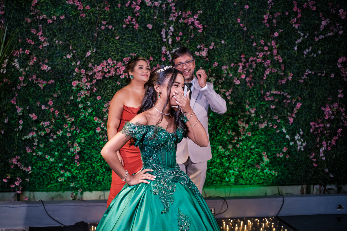 Fotografia festa debutante Lunah
Princesa Tiana
Local: Viena Casa de festas - Meier - RJ
Fotógrafo Wallace Nunes - Rio de Janeiro Zona Oeste
Guaratiba