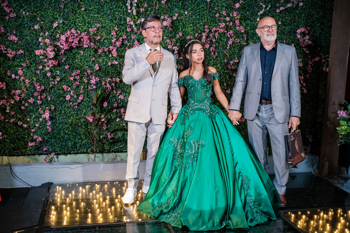 Fotografia festa debutante Lunah
Princesa Tiana
Local: Viena Casa de festas - Meier - RJ
Fotógrafo Wallace Nunes - Rio de Janeiro Zona Oeste
Guaratiba