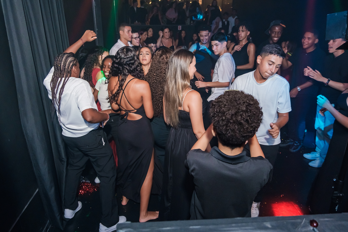 Fotografia festa debutante Lunah
Princesa Tiana
Local: Viena Casa de festas - Meier - RJ
Fotógrafo Wallace Nunes - Rio de Janeiro Zona Oeste
Guaratiba