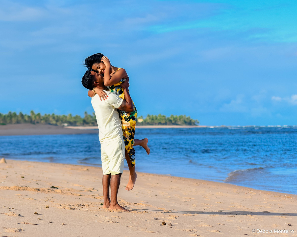Ensaio pré casamento na praia de buraquinho
