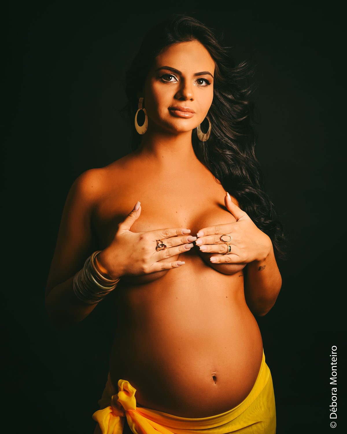 Ensaio de gestante semi-nu