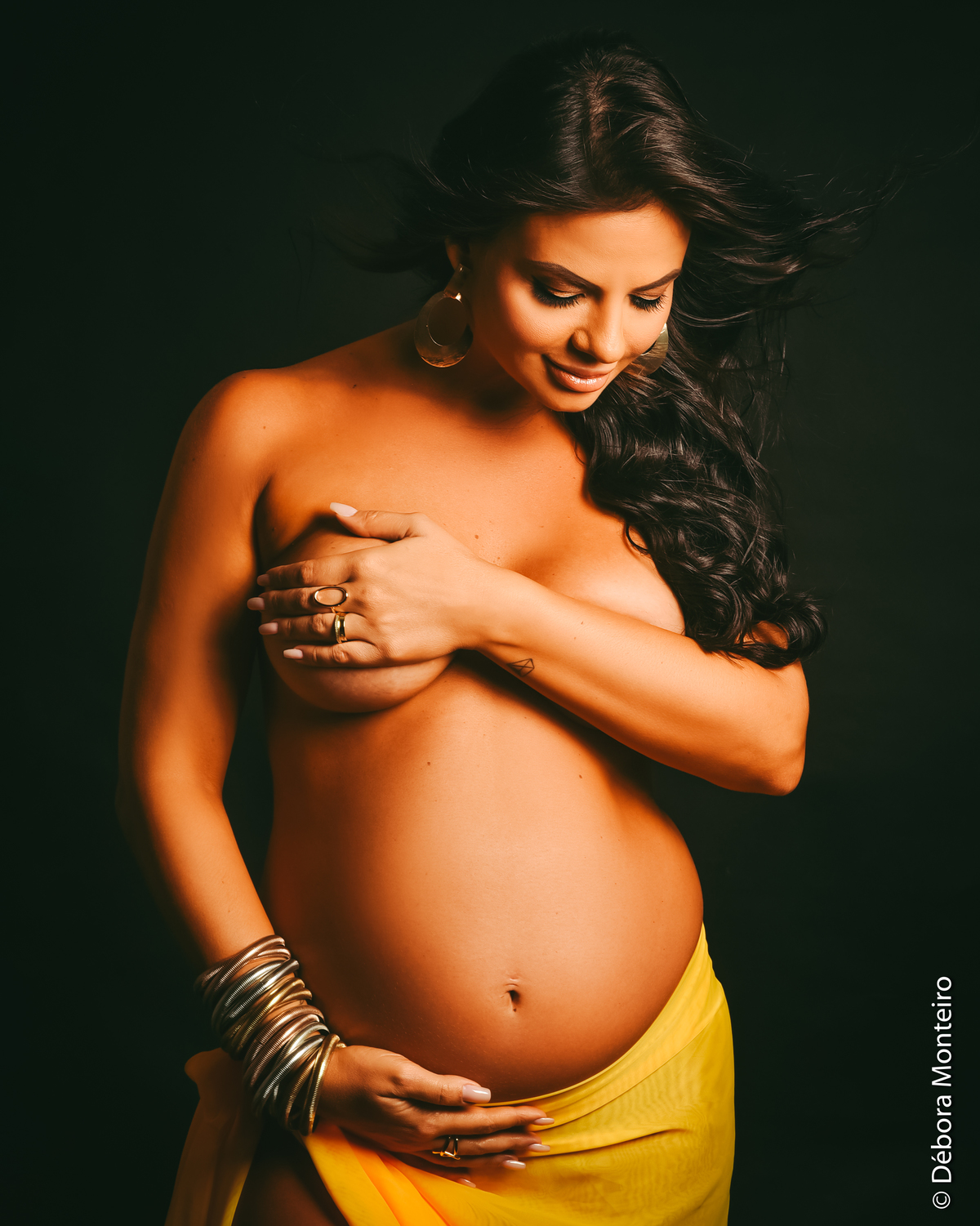 Ensaio de gestante semi-nu