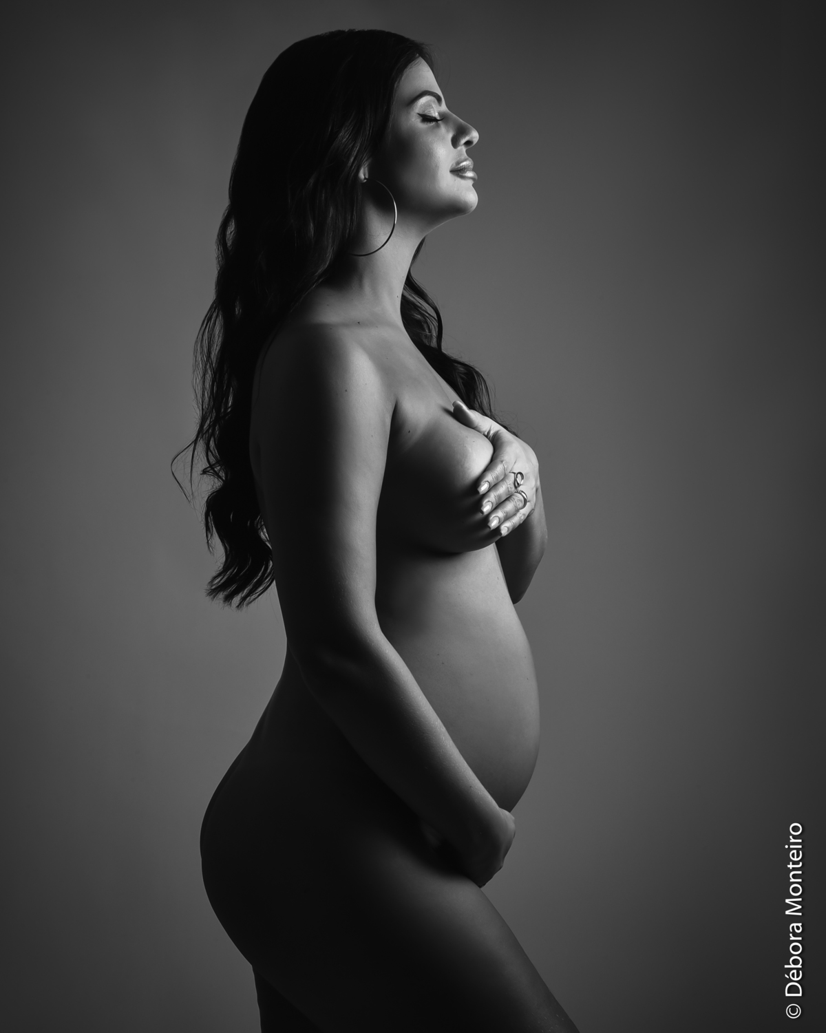 Ensaio de gestante semi-nu