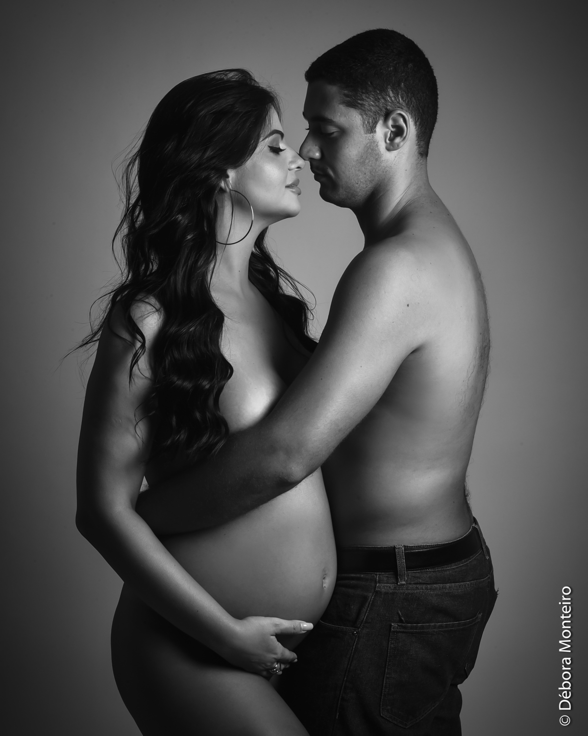 Ensaio de gestante semi-nu