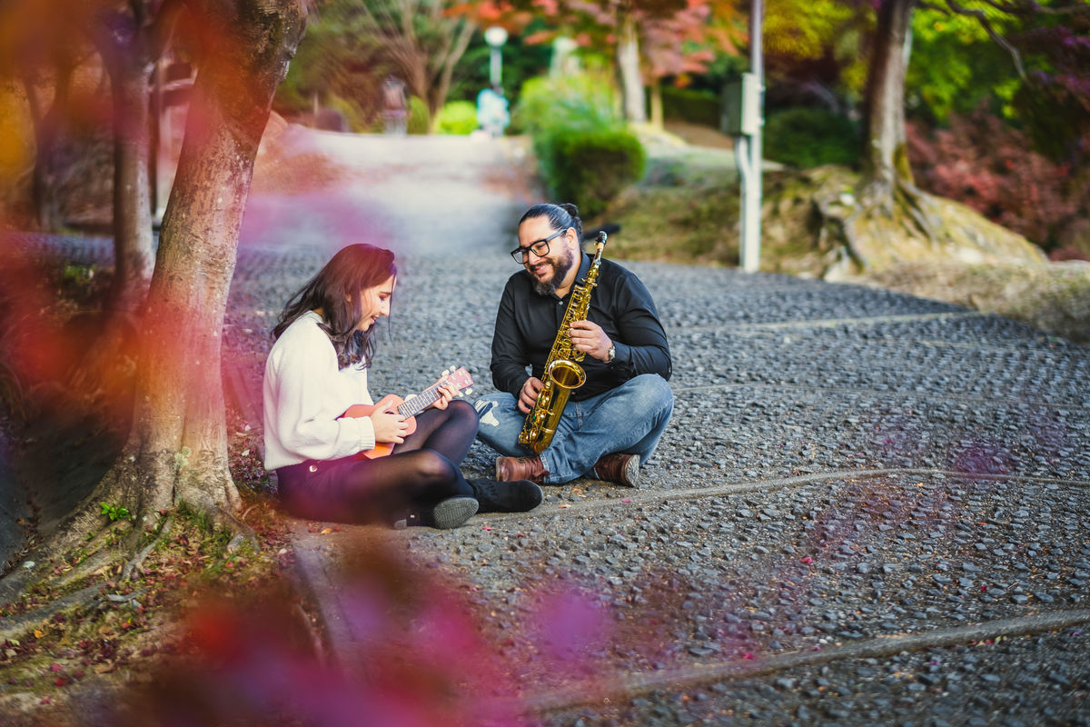 ensaio pai e filha no japao, fotografo no japao, ensaio folhas momiji , ensaio diferente no japao, ensaio 4 estações no japao, ensaio diferente no japao 