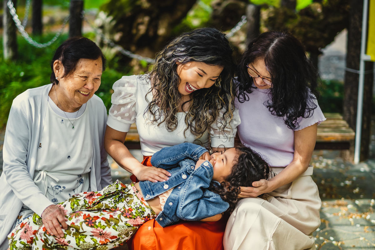ensaio familiar no japao, ensaio de geracoes no japao, fotografo de familia no japao, ensaio em gifu, ensaio mae e filha no japao 