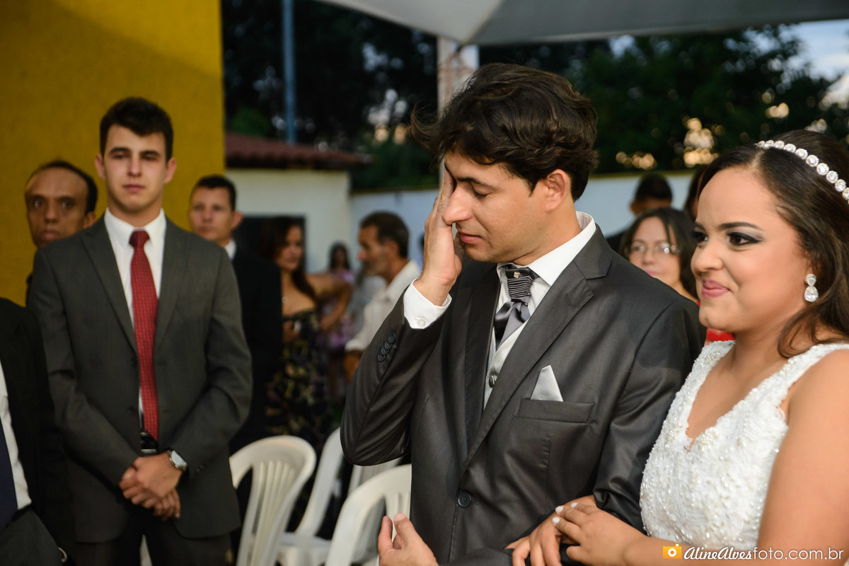 noivo chorando