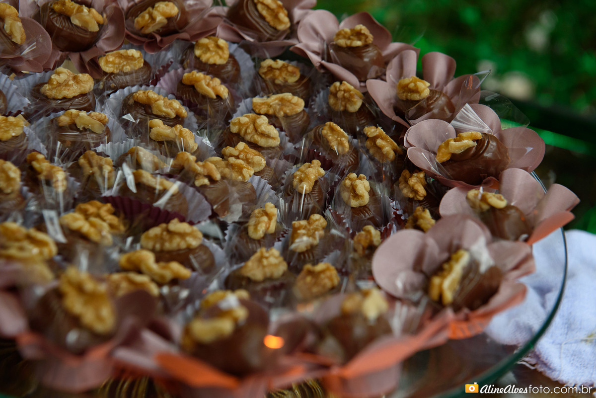 docinhos para mesa do bolo