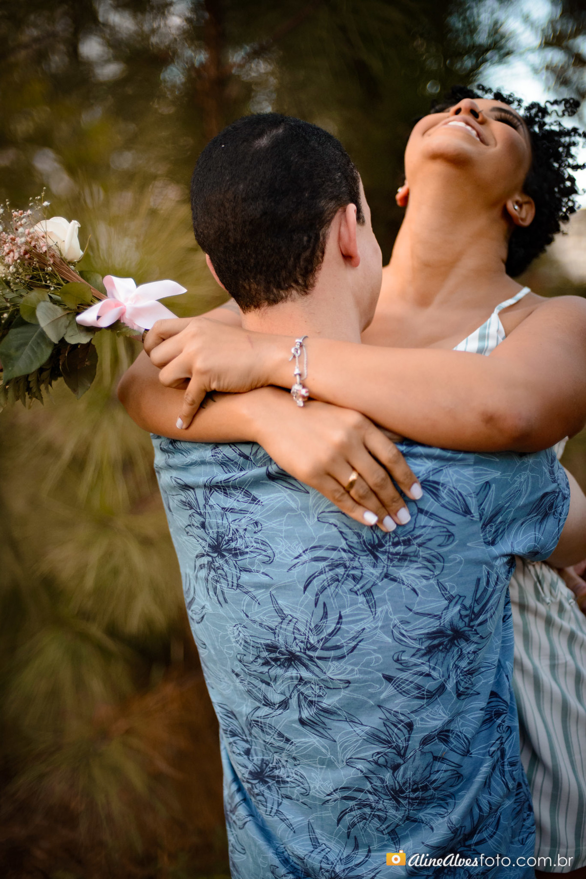 pre-wedding-ensaio-de-casal-na-linha-de-trem-belvedere-belo-horizonte