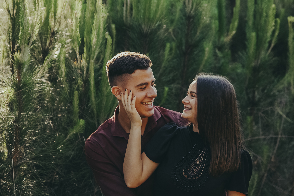 Troca de olhares do amor verdadeiro do casal