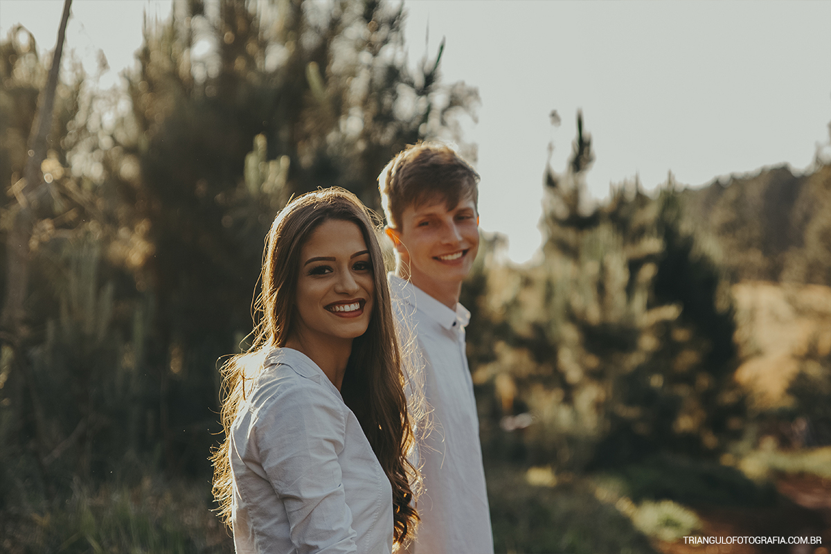 casal de namorados apaixonado em ensaio fotográfico