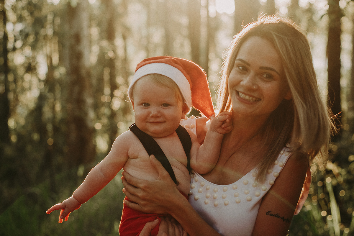 Mãe feliz com seu bebê