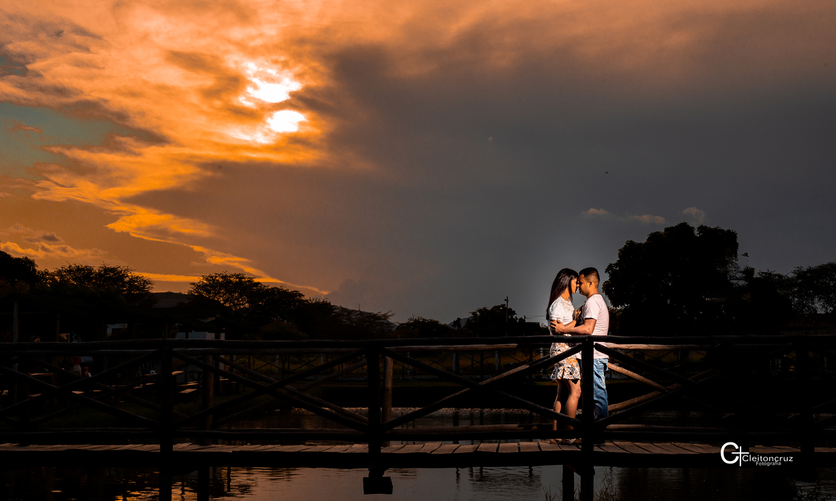 por do sol entre nuvens e o amor acima de tudo Jequié Bahia 