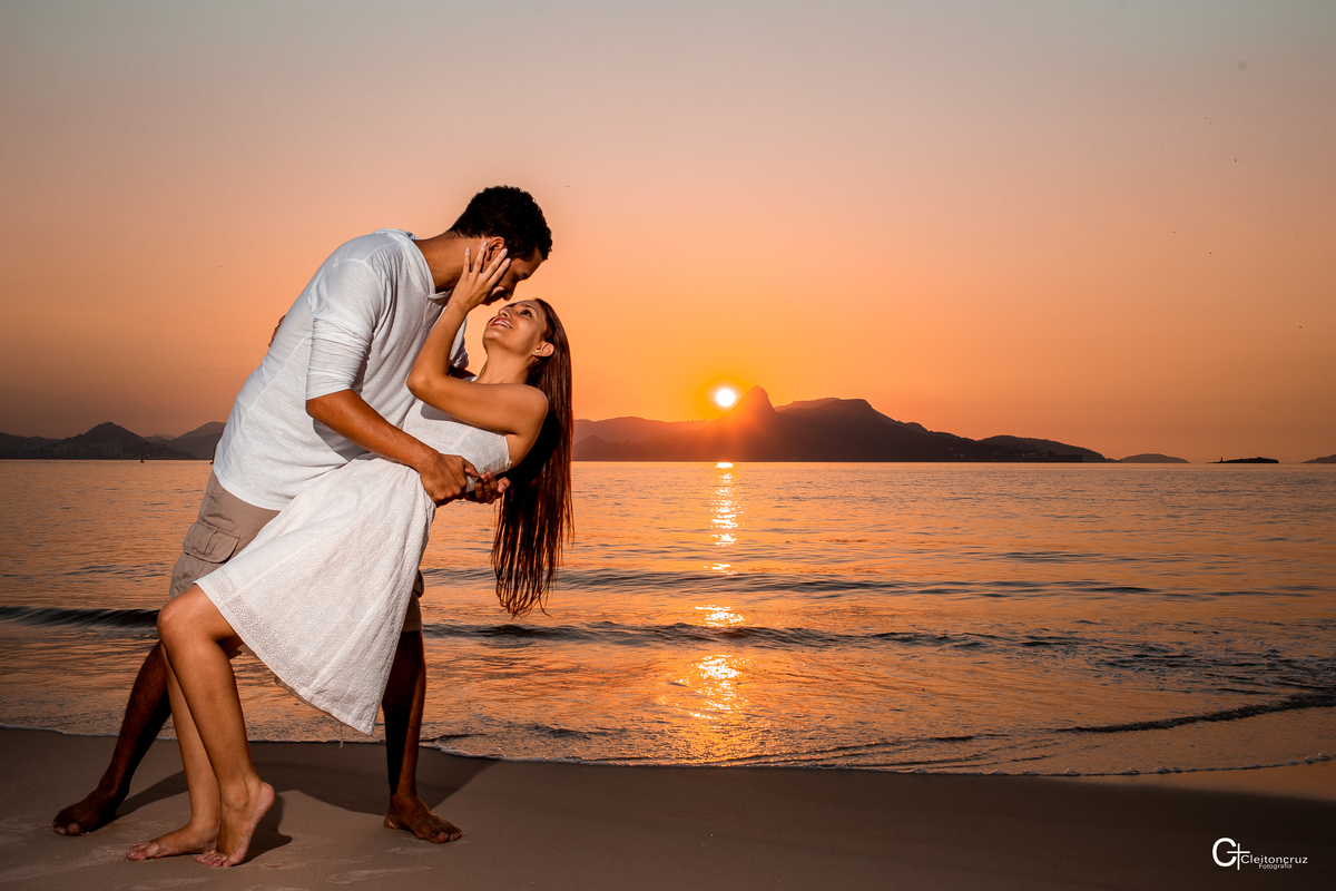 Ensaio pré wedding nascer do sol  na marina da gloria praia do rio de janeiro