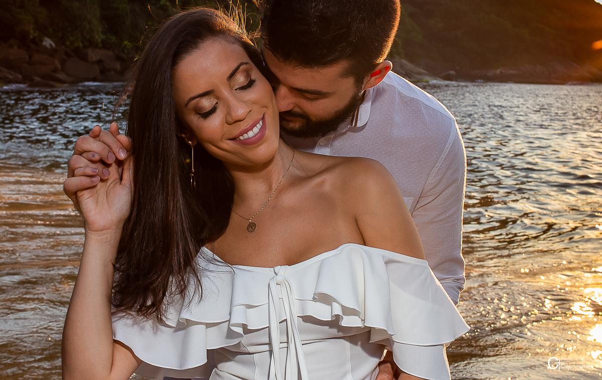 Pré-Wedding Aquele cheiro no pescoço e Sorriso Maroto