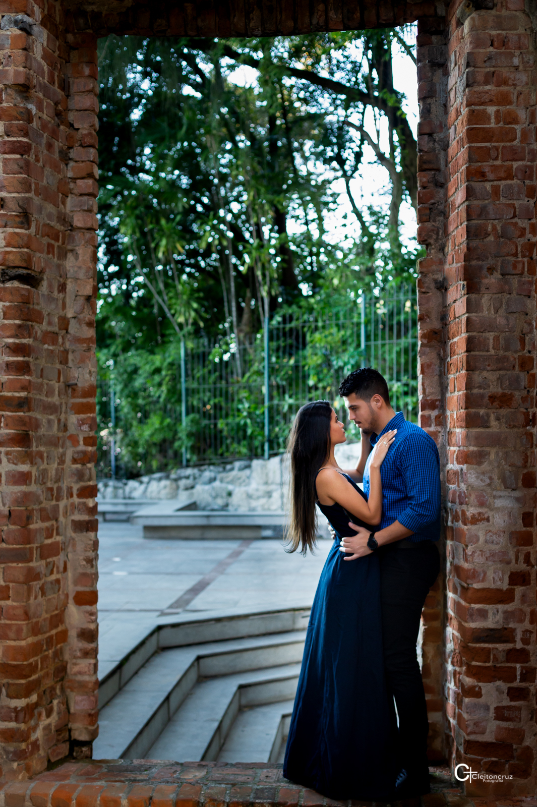 Ensaio de casal Parque das Ruínas  olhar apaixonados