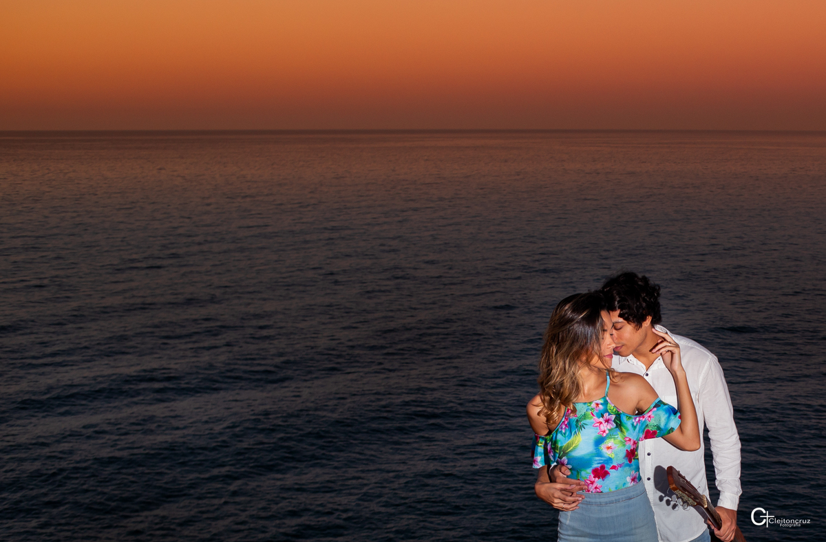 ensaio de casal momento único ao amanhecer clima romántico