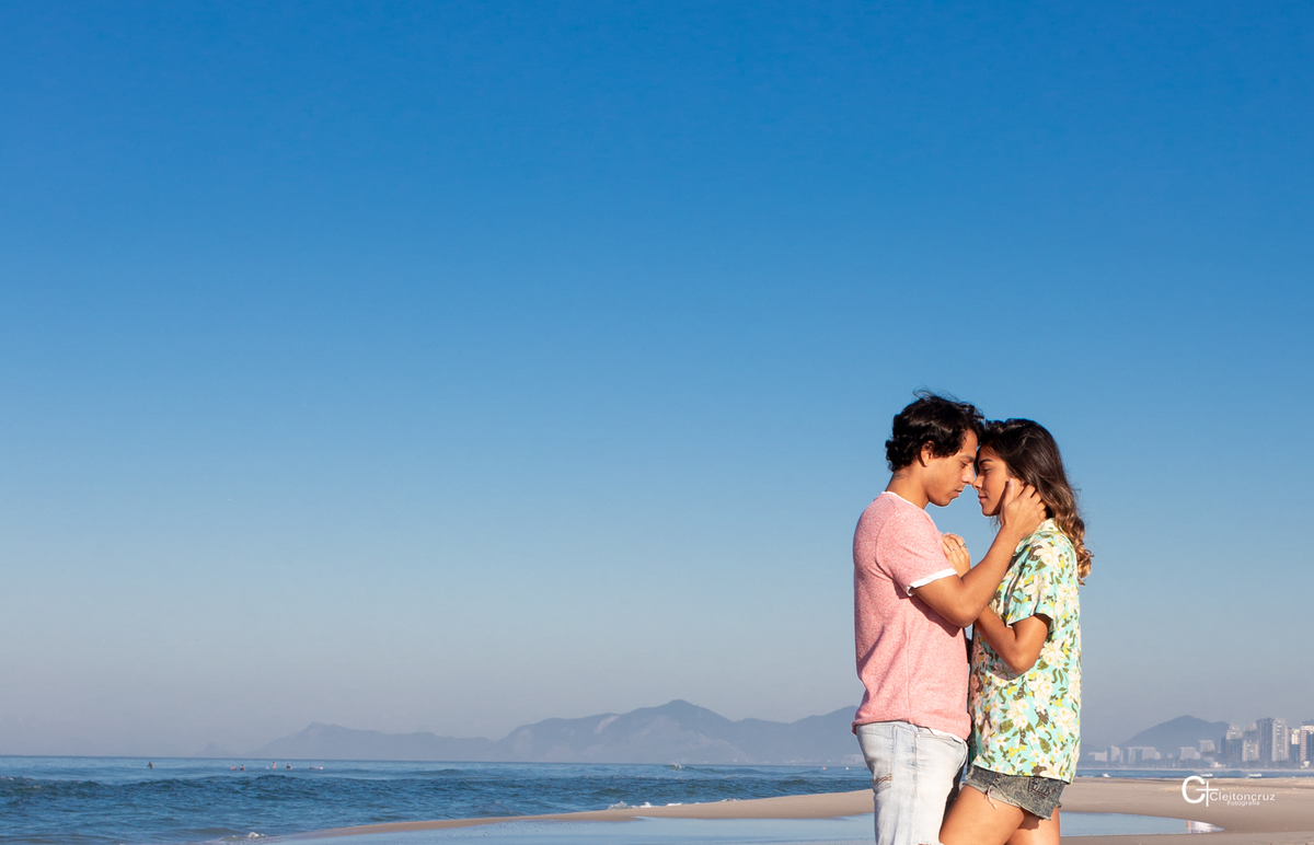ensaio de casal na praia da barra da Tijuca céu lindo casal lindo tudo lindo amei 