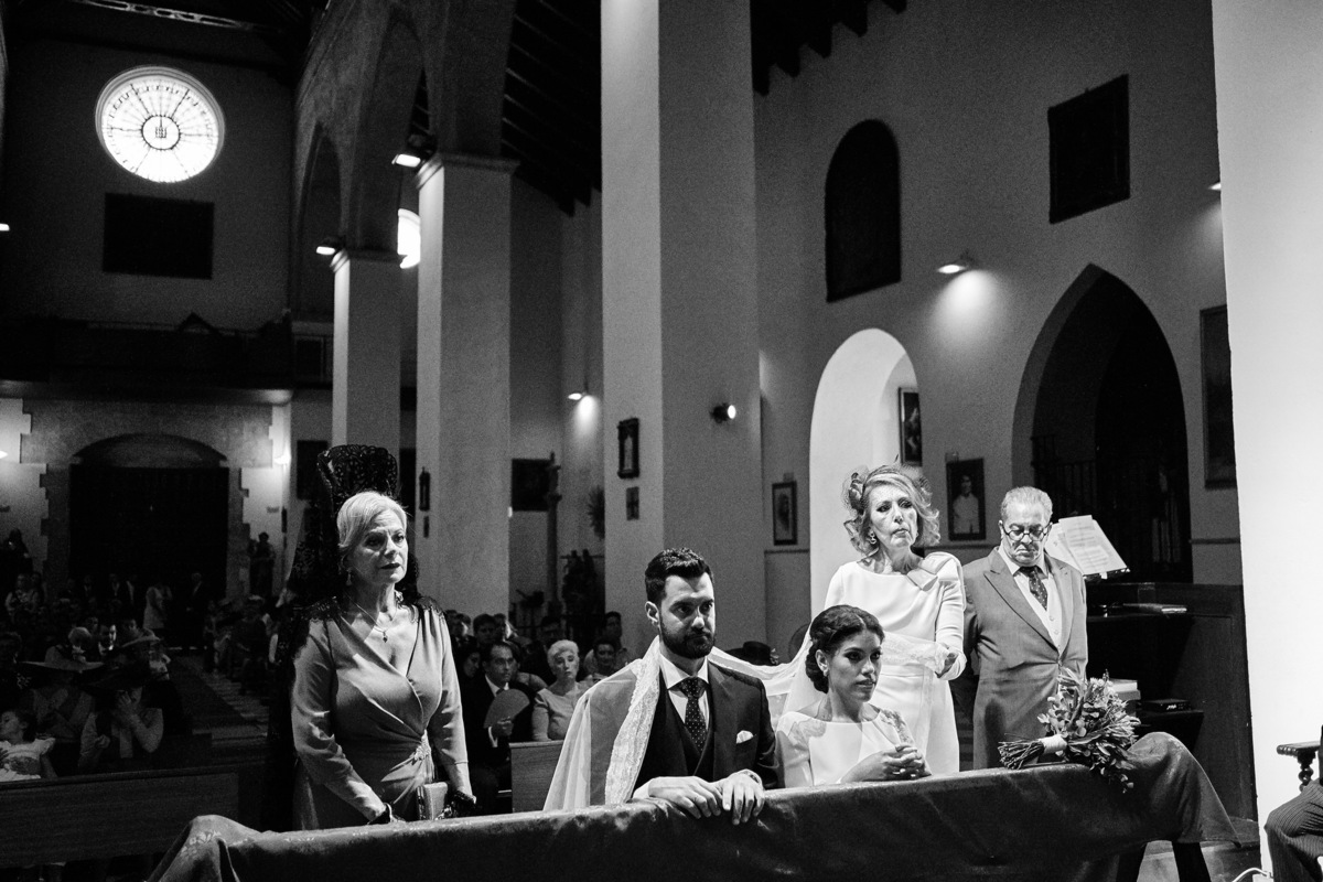 Rito de la velación fotografía realizada por los mejores fotógrafos de Sevilla - Parejo Photos