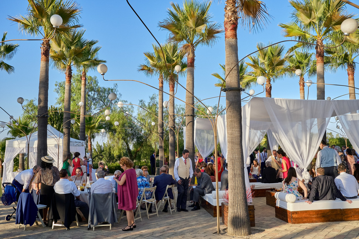Super fiesta de tu boda fotografía realizada por los mejores fotógrafos de Sevilla - Parejo Photos
