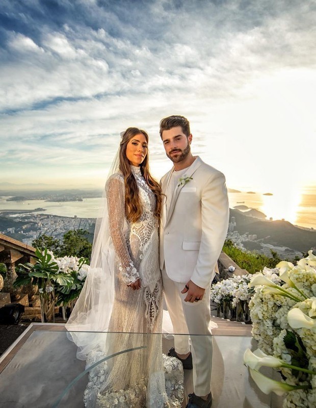 Imagem capa - Alok e Romana celebram o casamento no Cristo Redentor por Bianca Passos