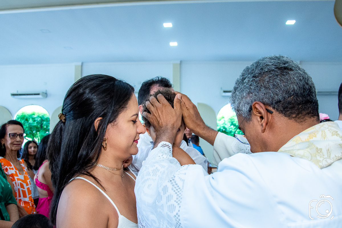 batizando criança em Botucatu