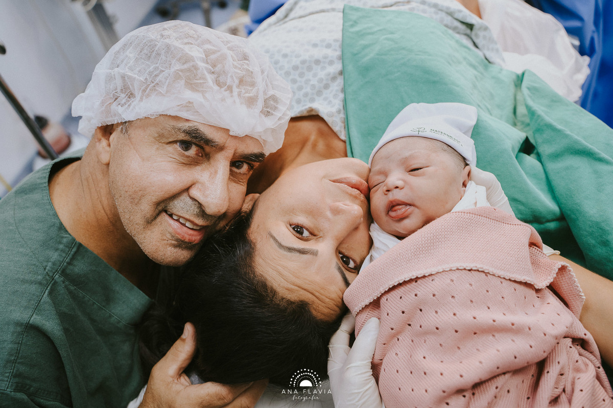 Fotografia de parto Cesária, Filme de parto, nascimento, humanização, vídeo de cesaria, cesariana humanizada, foto de parto Cesaria, parto humanizado, grande vitória, Vitoria Apart Hospital, parto Cesária, Meridional vitoria
