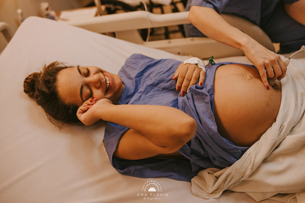 Filmes de parto, filmes de nascimento, nascimento, humanização, parto normal, cesariana humanizada, doula, parto, foto de parto, fotografia de parto no es, parto humanizado, grande vitória, maternidade Unimed vitoria, Parto Empelicado