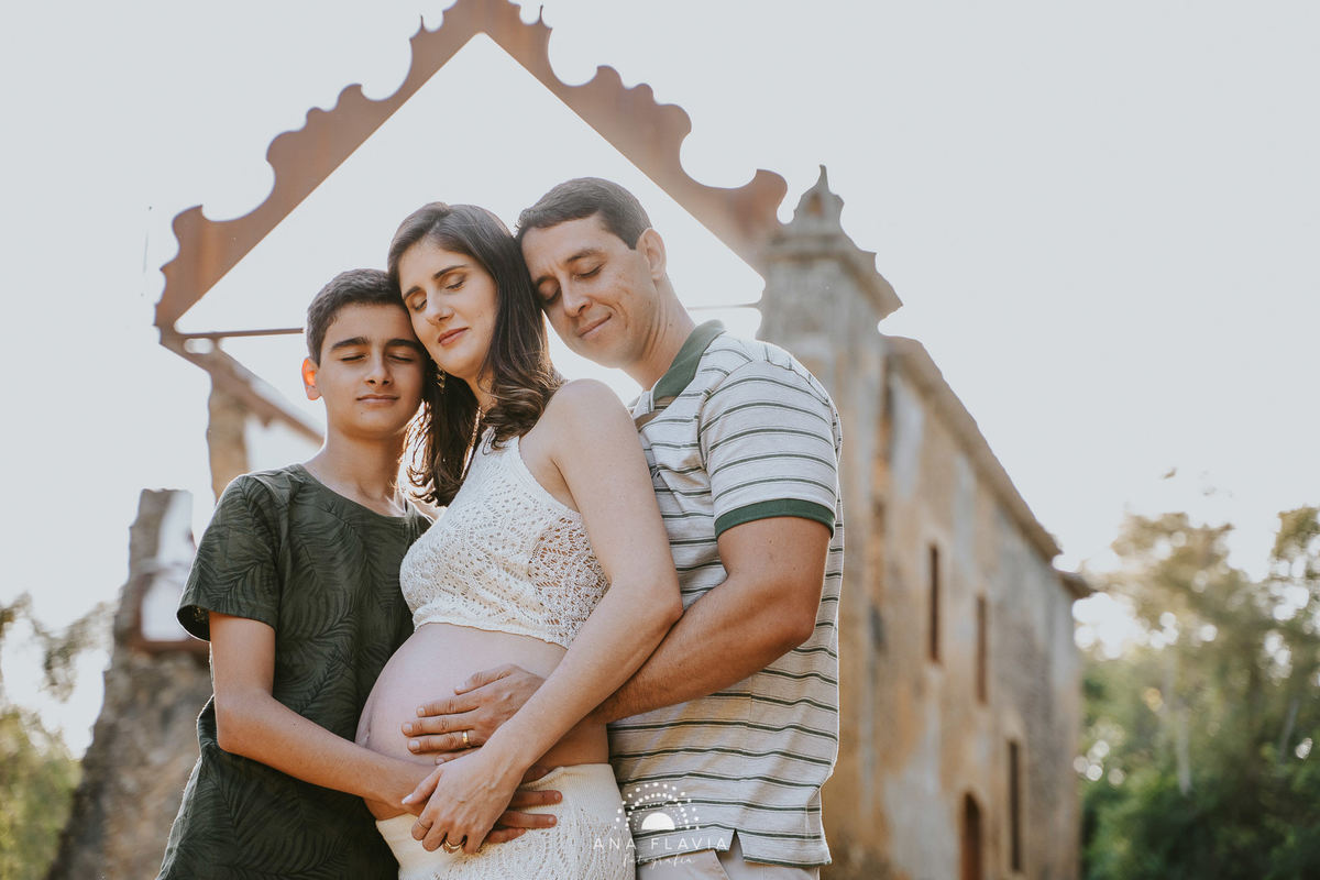 book gestante, gestante, gravida, gravidez, ensaio gestante,  vila velha, vitoria, serra, Igreja de queimados, parto, bebê, ensaio no final de tarde, ensaio gestante no verde, ensaio gestante na ruinas de queimados, gestante segundo filho