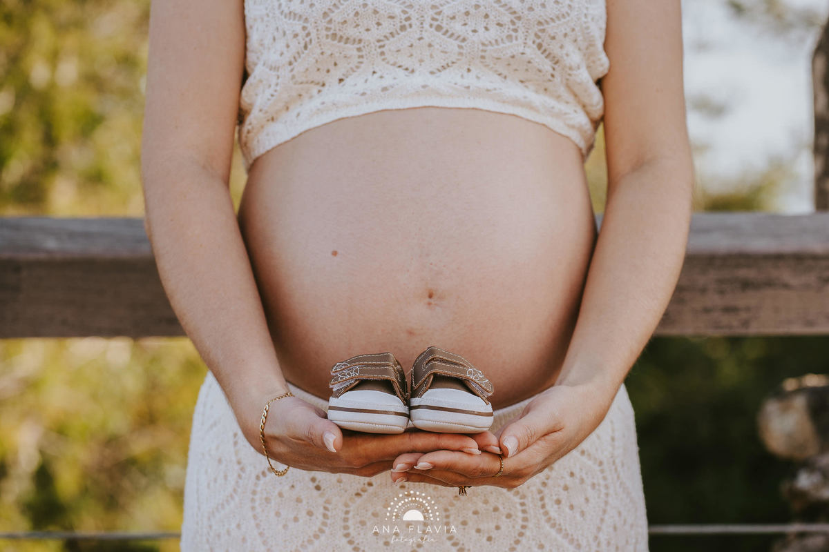book gestante, gestante, gravida, gravidez, ensaio gestante,  vila velha, vitoria, serra, Igreja de queimados, parto, bebê, ensaio no final de tarde, ensaio gestante no verde, ensaio gestante na ruinas de queimados, gestante segundo filho