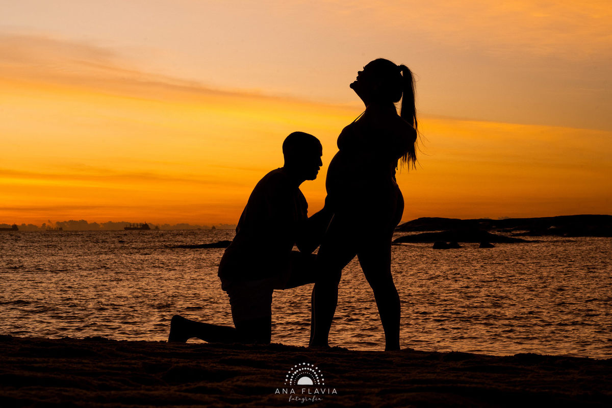 book gestante, gestante, gravida, gravidez, maternidade, ensaio gestante,  vila velha, vitoria,  parto, bebê, praia de itaparica, ensaio nublado, ensaio com vento, ensaio gestante na praia, ensaio gestante no amanhecer, praia deserta, amanhecer 
