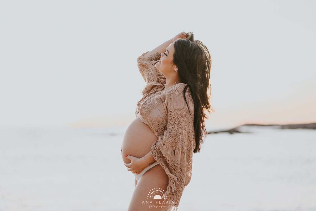 book gestante, gestante, gravida, gravidez, maternidade, ensaio gestante,  vila velha, vitoria,  parto, bebê, praia de itaparica, ensaio nublado, ensaio com vento, ensaio gestante na praia, ensaio gestante no amanhecer, praia deserta, amanhecer 
