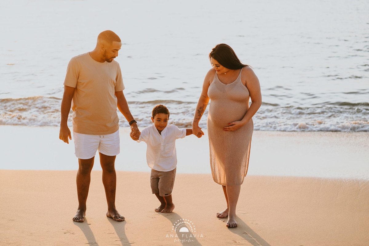 book gestante, gestante, gravida, gravidez, maternidade, ensaio gestante,  vila velha, vitoria,  parto, bebê, praia de itaparica, ensaio nublado, ensaio com vento, ensaio gestante na praia, ensaio gestante no amanhecer, praia deserta, amanhecer 
