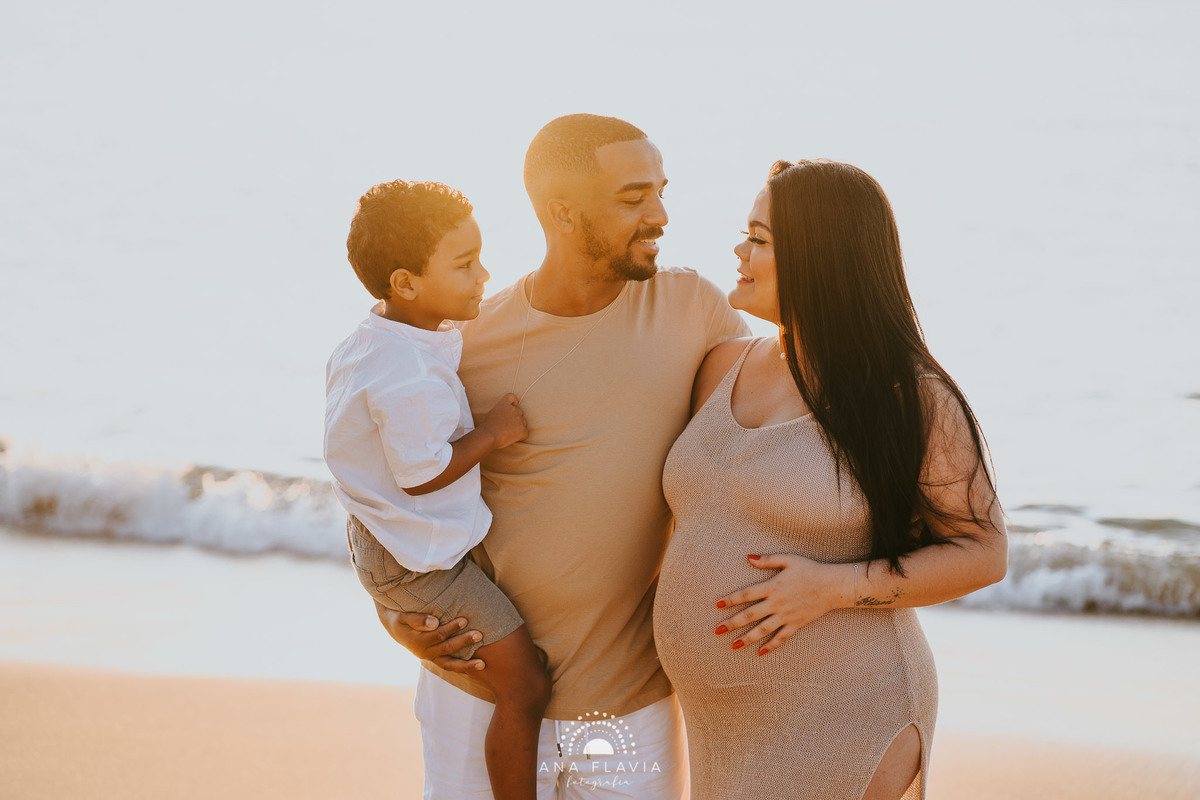 book gestante, gestante, gravida, gravidez, maternidade, ensaio gestante,  vila velha, vitoria,  parto, bebê, praia de itaparica, ensaio nublado, ensaio com vento, ensaio gestante na praia, ensaio gestante no amanhecer, praia deserta, amanhecer 
