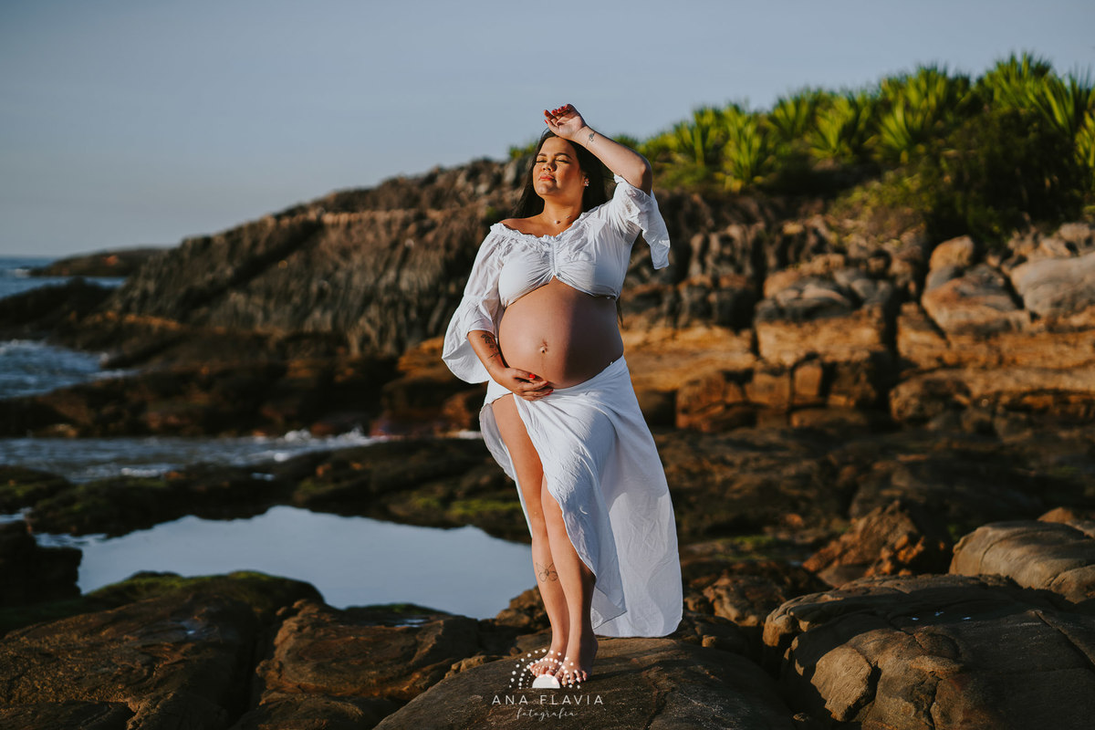 book gestante, gestante, gravida, gravidez, maternidade, ensaio gestante,  vila velha, vitoria,  parto, bebê, praia de itaparica, ensaio nublado, ensaio com vento, ensaio gestante na praia, ensaio gestante no amanhecer, praia deserta, amanhecer 
