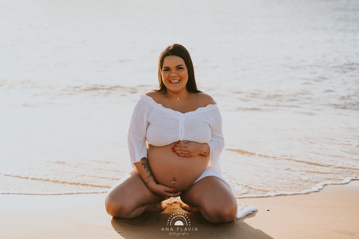 book gestante, gestante, gravida, gravidez, maternidade, ensaio gestante,  vila velha, vitoria,  parto, bebê, praia de itaparica, ensaio nublado, ensaio com vento, ensaio gestante na praia, ensaio gestante no amanhecer, praia deserta, amanhecer 
