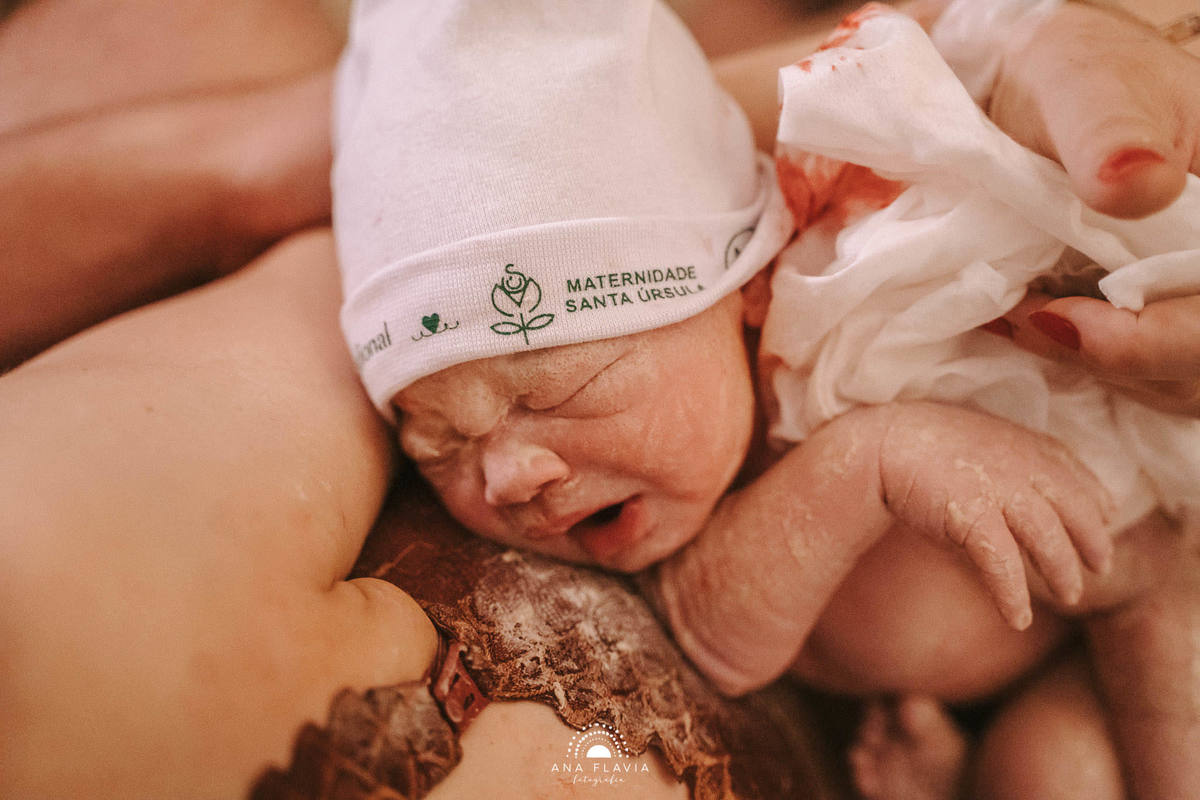 Filmes de parto, filmes de nascimento, nascimento, humanização, parto normal, cesariana humanizada, doula, parto, foto de parto, fotografia de parto no es, parto humanizado, grande vitória, maternidade santa ursula