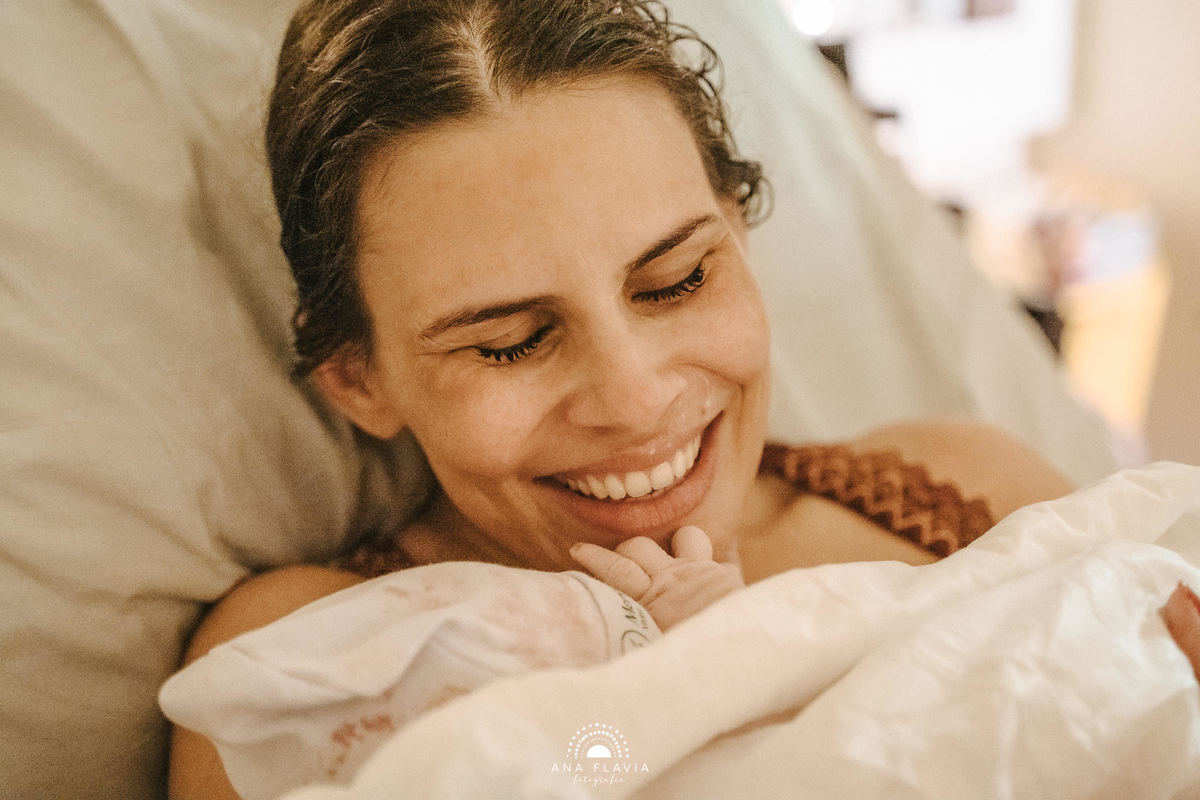 Filmes de parto, filmes de nascimento, nascimento, humanização, parto normal, cesariana humanizada, doula, parto, foto de parto, fotografia de parto no es, parto humanizado, grande vitória, maternidade santa ursula