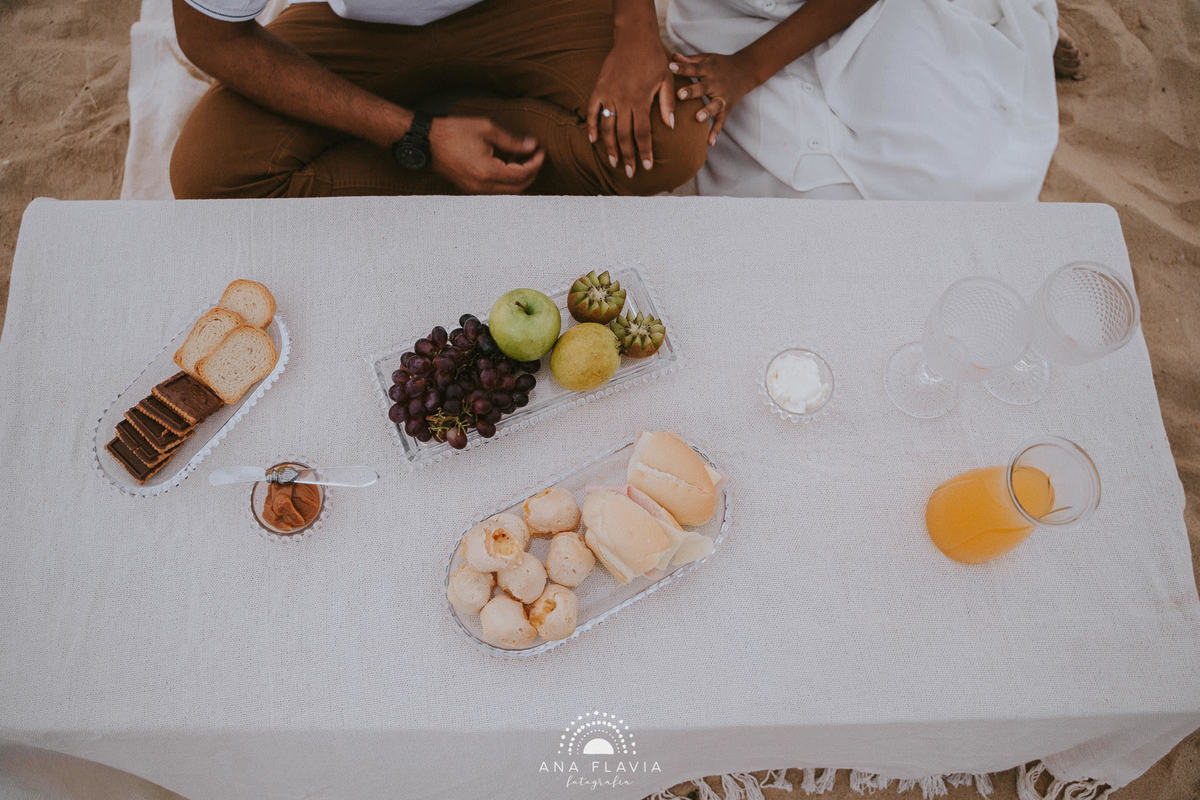 ensaio fotográfico, revelação de gravidez, ensaio revelação, cha revelação, campo, vila velha, vitoria, mae de menino, primeira gravidez gravidez, ensaio na praia, ensaio no amanhecer, cafe da manha na praia
