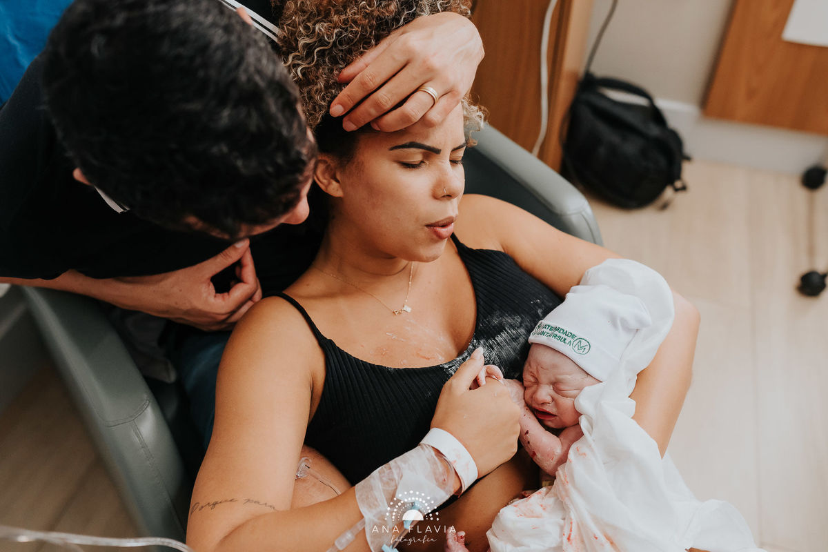 Filmes de parto, filmes de nascimento, nascimento, humanização, parto normal, cesariana humanizada, doula, parto, foto de parto, fotografia de parto no es, parto humanizado, grande vitória, maternidade santa ursula, Meridional