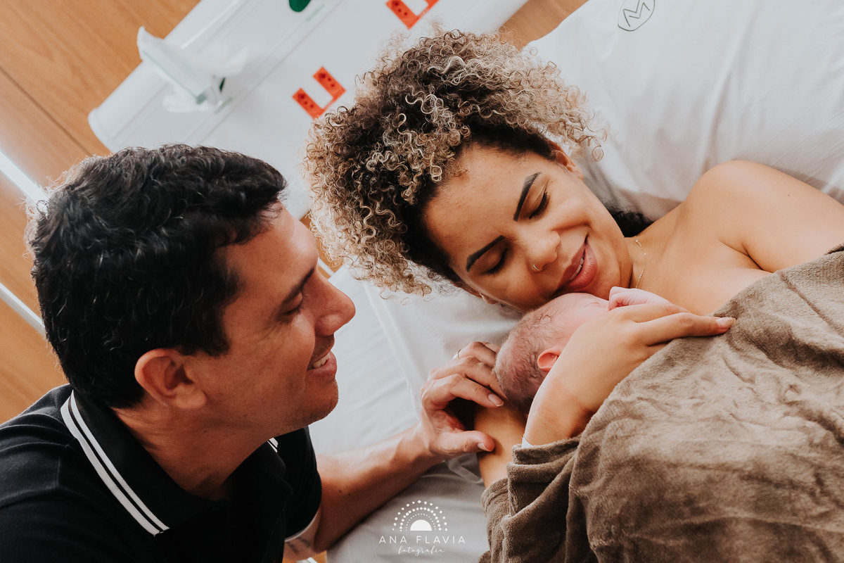 Filmes de parto, filmes de nascimento, nascimento, humanização, parto normal, cesariana humanizada, doula, parto, foto de parto, fotografia de parto no es, parto humanizado, grande vitória, maternidade santa ursula, Meridional