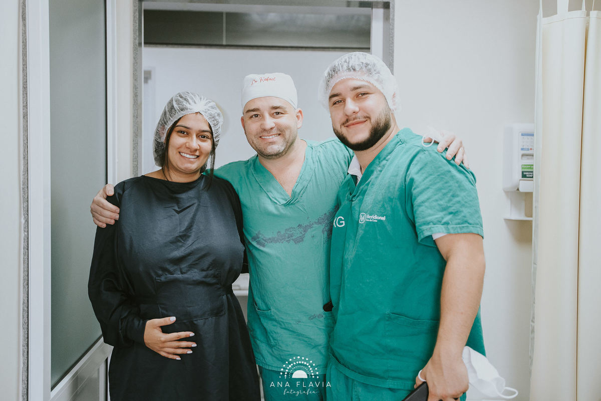 Fotografia de parto Cesária, Filme de parto, nascimento, humanização, vídeo de cesaria, cesariana humanizada, foto de parto Cesaria, parto humanizado, grande vitória, Hospital Praia da Costa, parto Cesária, Cesária, dr Rafael angelo Avançar Clínica Médica