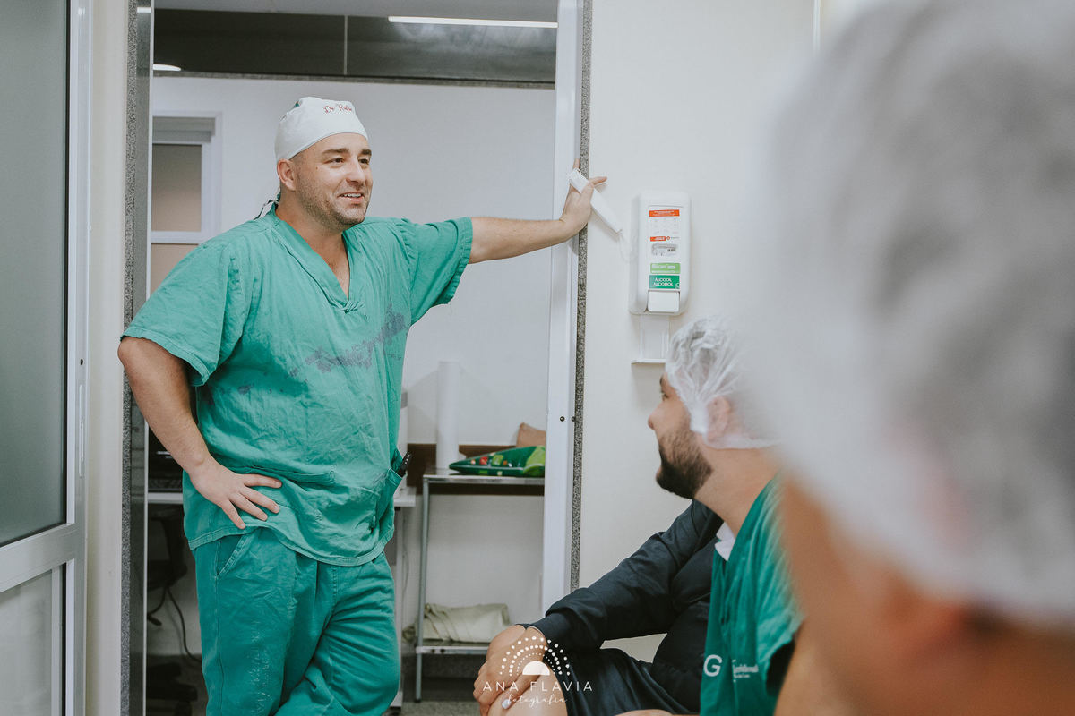 Fotografia de parto Cesária, Filme de parto, nascimento, humanização, vídeo de cesaria, cesariana humanizada, foto de parto Cesaria, parto humanizado, grande vitória, Hospital Praia da Costa, parto Cesária, Cesária, dr Rafael angelo Avançar Clínica Médica
