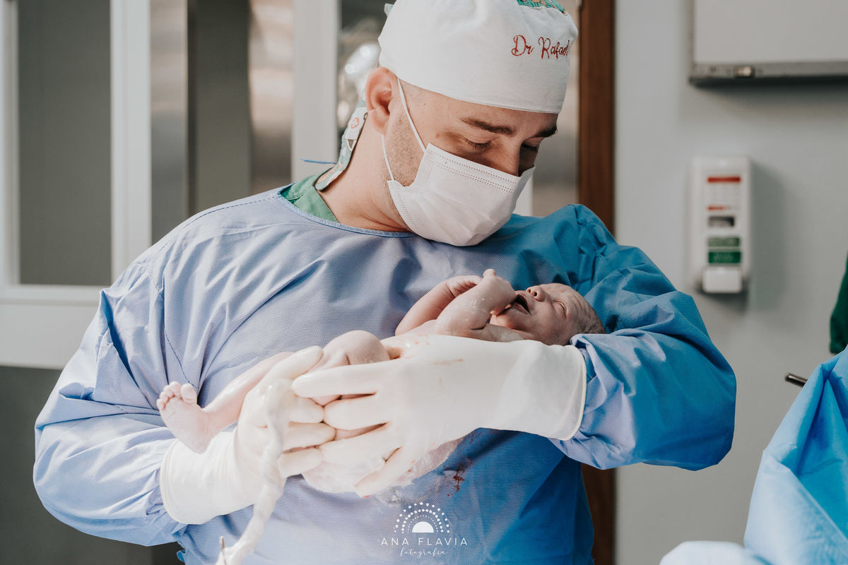Fotografia de parto Cesária, Filme de parto, nascimento, humanização, vídeo de cesaria, cesariana humanizada, foto de parto Cesaria, parto humanizado, grande vitória, Hospital Praia da Costa, parto Cesária, Cesária, dr Rafael angelo Avançar Clínica Médica
