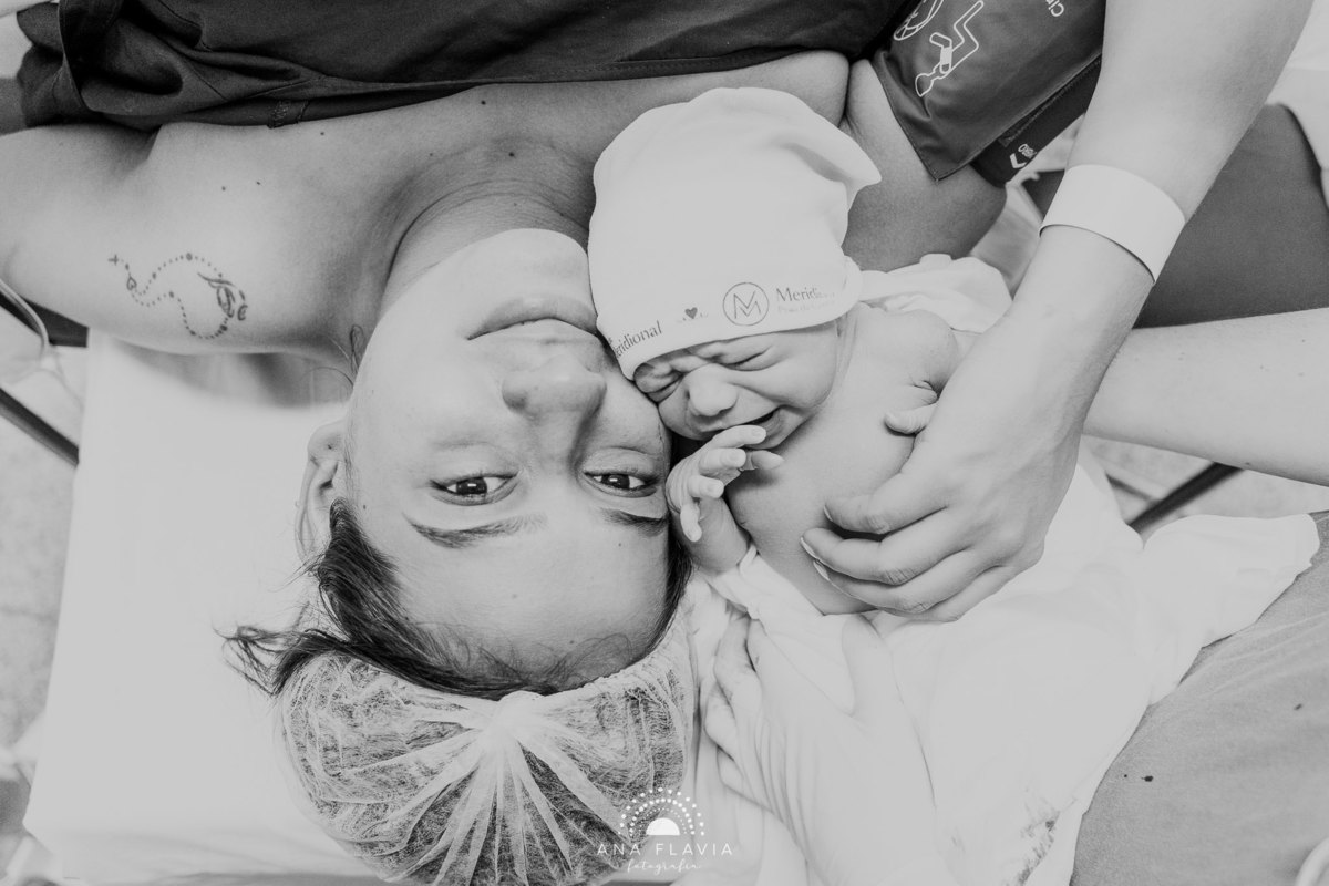 Fotografia de parto Cesária, Filme de parto, nascimento, humanização, vídeo de cesaria, cesariana humanizada, foto de parto Cesaria, parto humanizado, grande vitória, Hospital Praia da Costa, parto Cesária, Cesária, dr Rafael angelo Avançar Clínica Médica