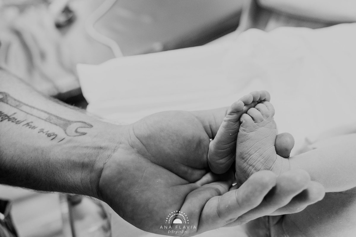 Fotografia de parto Cesária, Filme de parto, nascimento, humanização, vídeo de cesaria, cesariana humanizada, foto de parto Cesaria, parto humanizado, grande vitória, Hospital Praia da Costa, parto Cesária, Cesária, dr Rafael angelo Avançar Clínica Médica