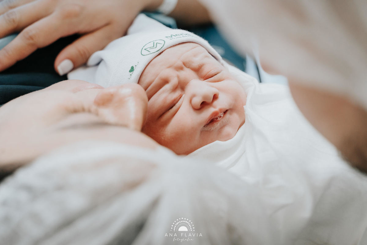 Fotografia de parto Cesária, Filme de parto, nascimento, humanização, vídeo de cesaria, cesariana humanizada, foto de parto Cesaria, parto humanizado, grande vitória, Hospital Praia da Costa, parto Cesária, Cesária, dr Rafael angelo Avançar Clínica Médica