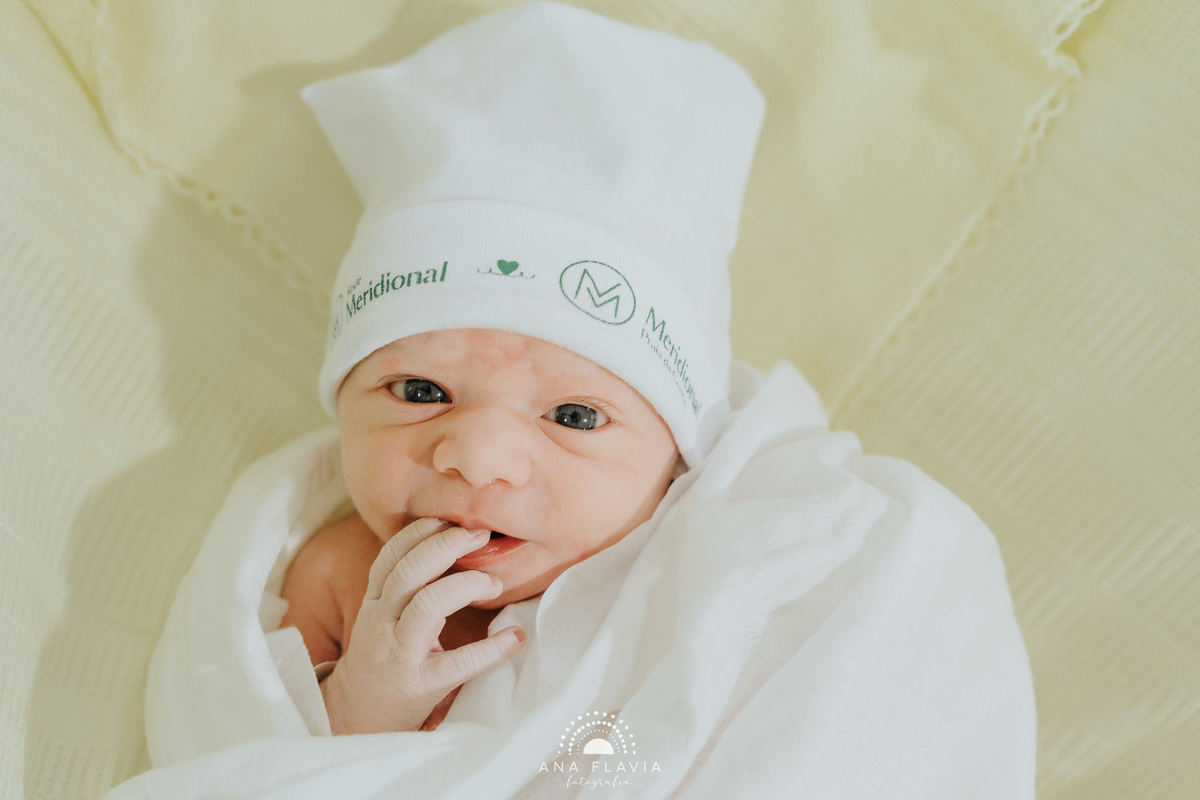 Fotografia de parto Cesária, Filme de parto, nascimento, humanização, vídeo de cesaria, cesariana humanizada, foto de parto Cesaria, parto humanizado, grande vitória, Hospital Praia da Costa, parto Cesária, Cesária, dr Rafael angelo Avançar Clínica Médica