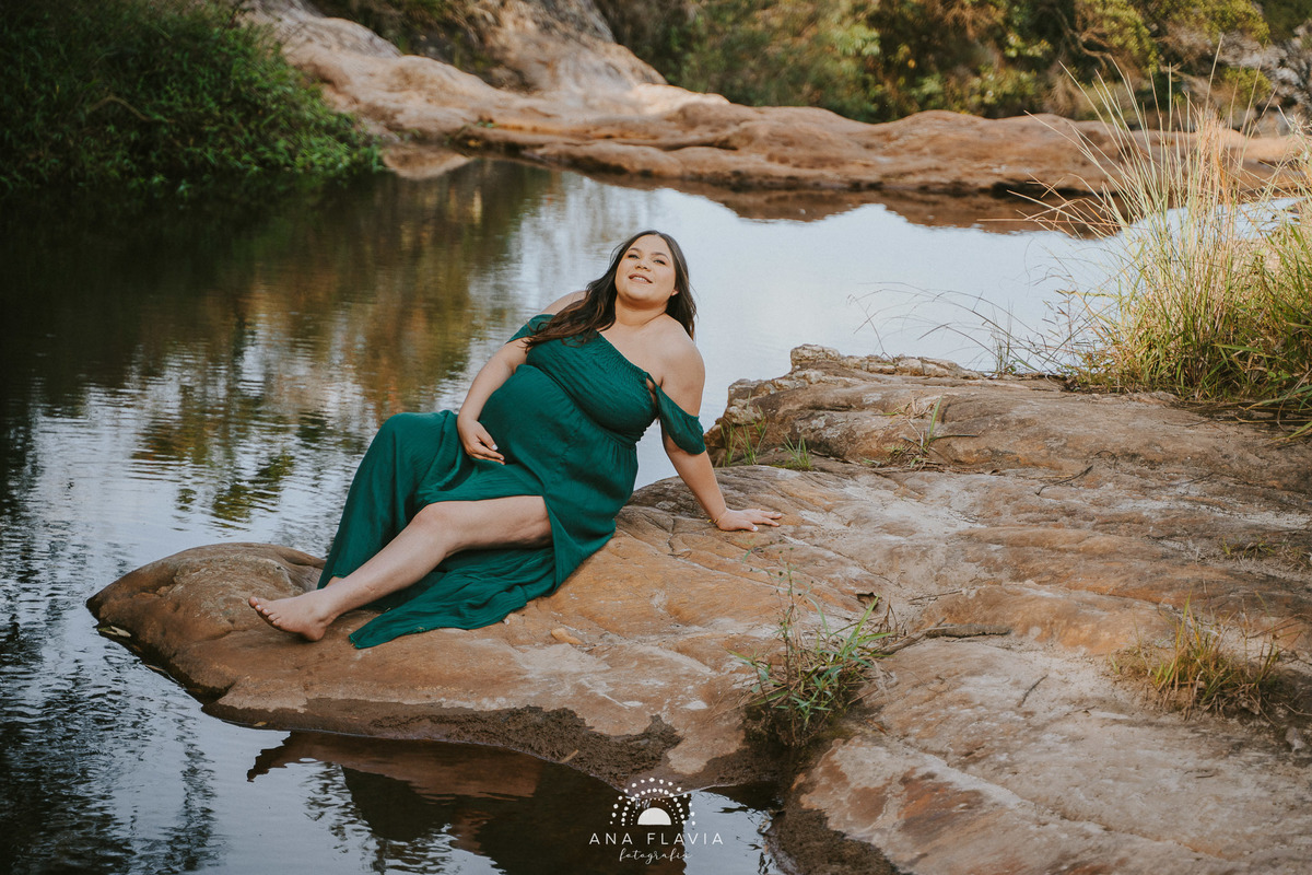 book gestante, gestante, gravida, gravidez, ensaio gestante,  vila velha, vitoria, Minas Gerais, Cachoeira Cambota, parto, bebê, ensaio no final de tarde, ensaio gestante na cachoeira, ensaio gestante gordinha
